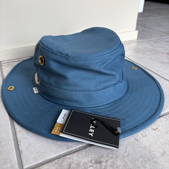 Tilley Brimmed Hat NWT Blue Size XL - Made in Canada - Unisex - Picture 2 of 16